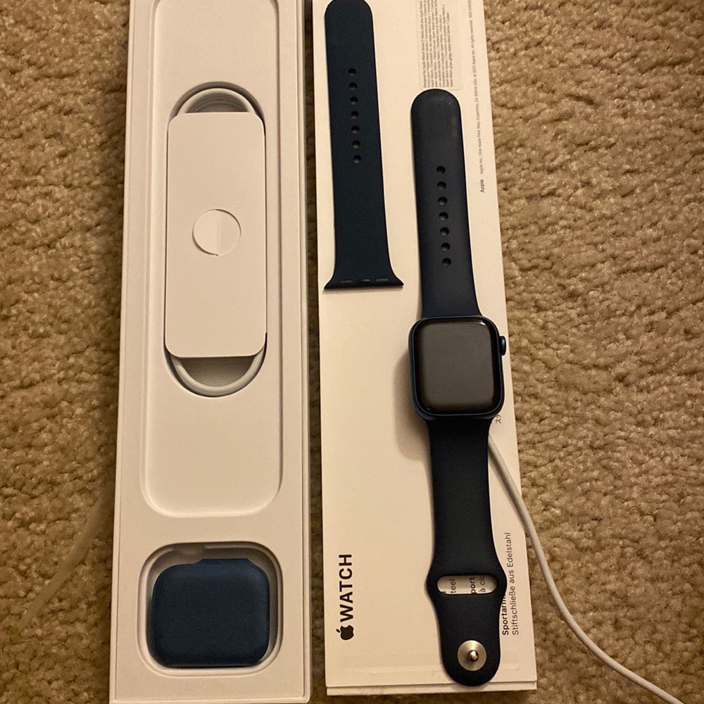 Apple Series 7 watch- GPS+Cellular - 41 mm - excellent condition 2 months old